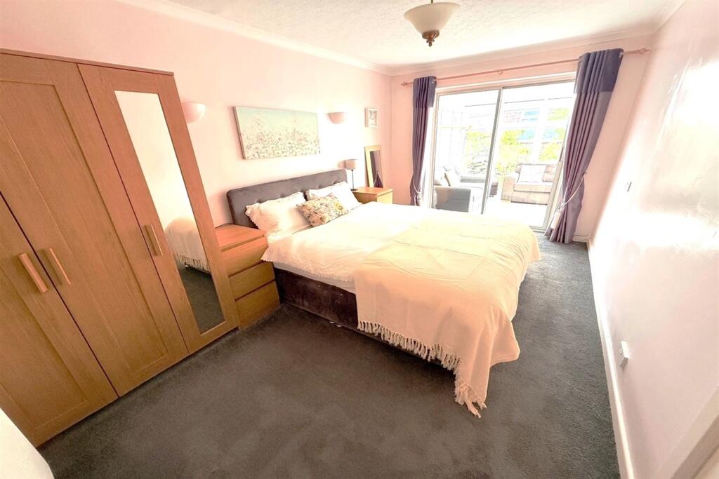 Downstairs Bedroom 1