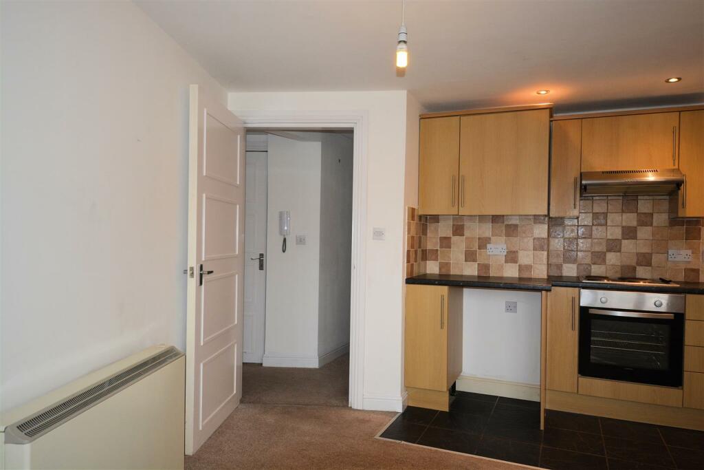 Kitchen _Lounge.jpg
