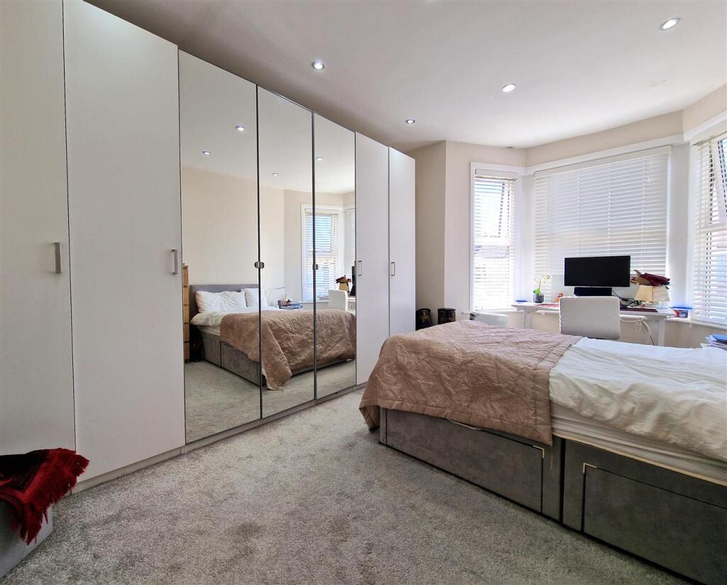 Bedroom main .jpg