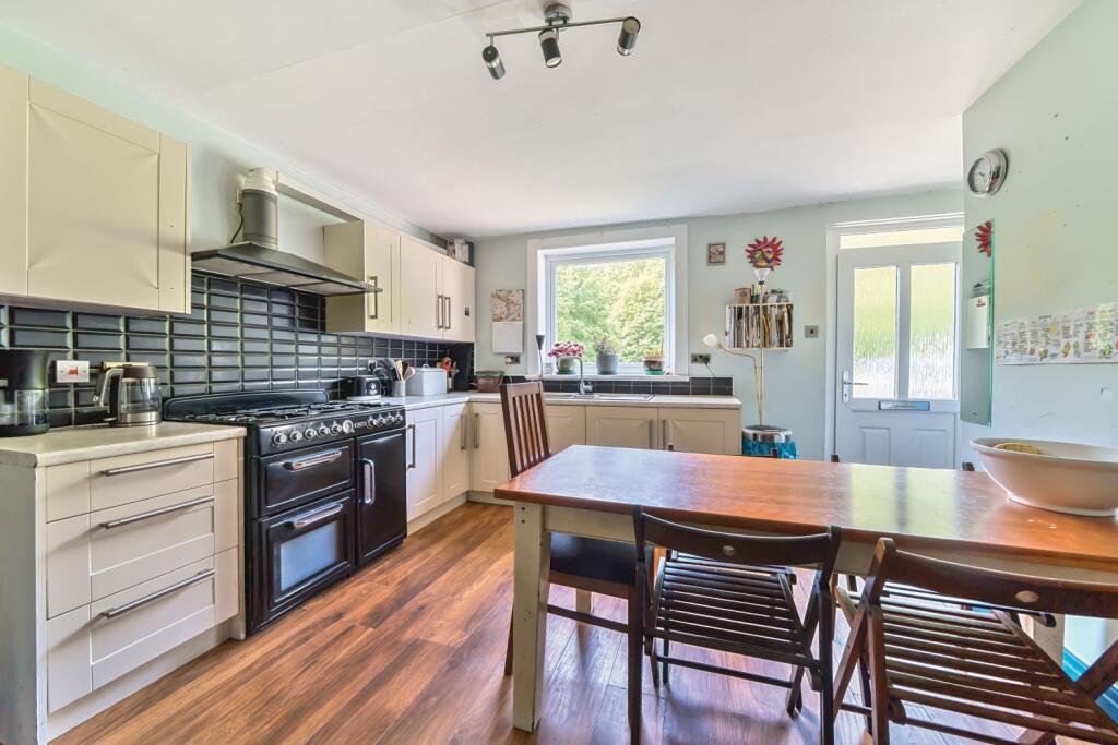 1304546-12-684800bbe73ac