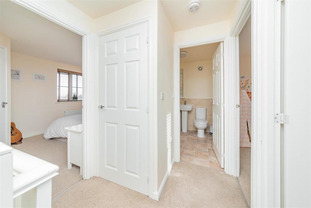 FIRST FLOOR LANDING