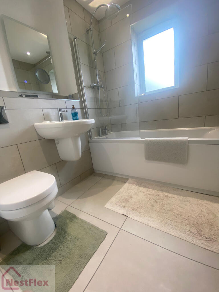 Damson bathroom.jpeg