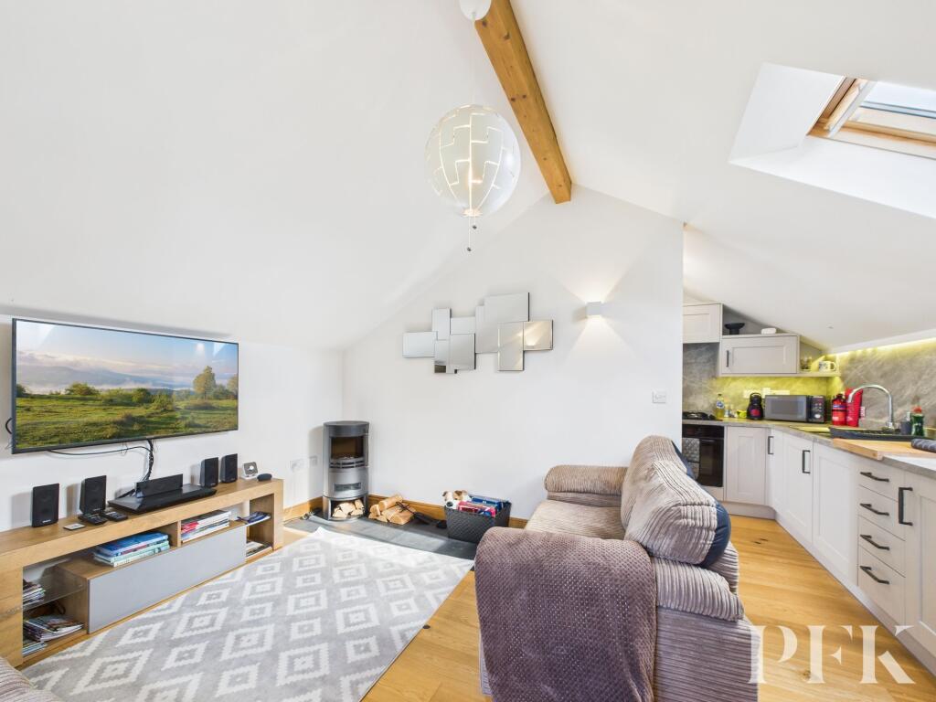 Low Fold Cottage - Dining / Living Area