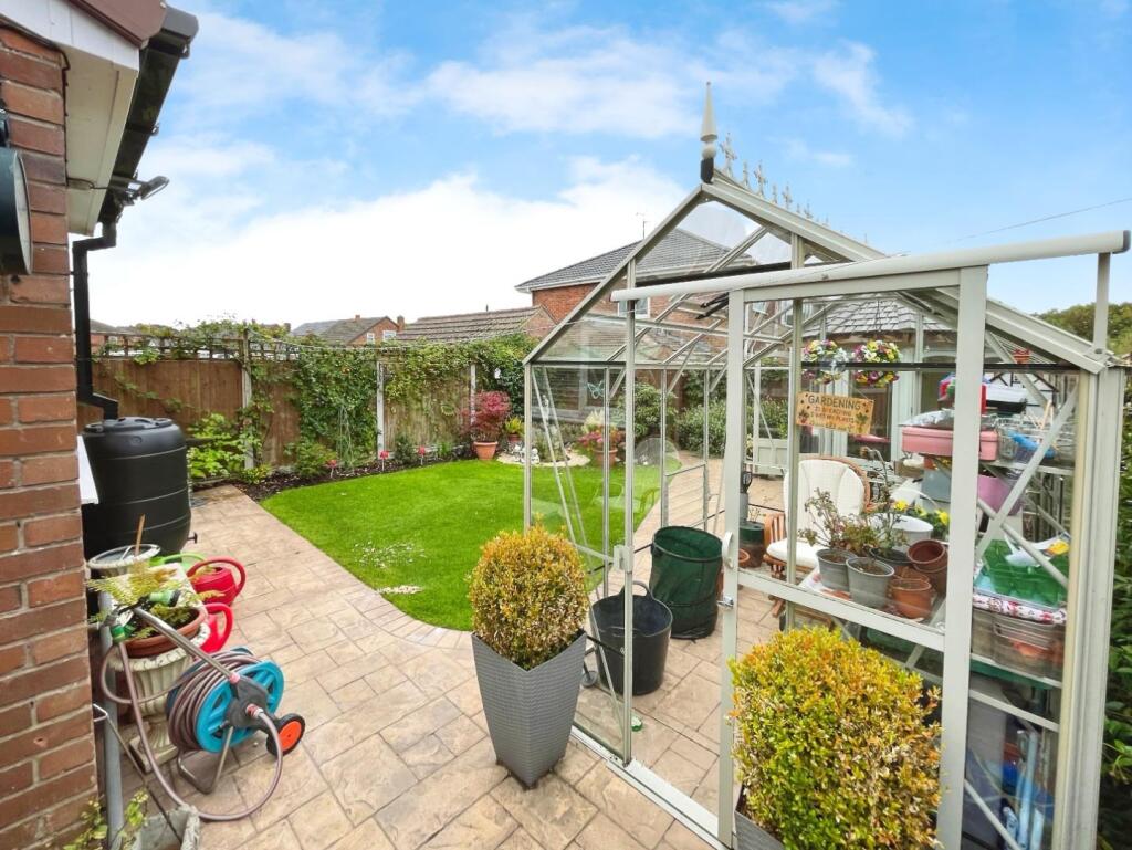 311401df--4AE6-BD01-108AC3DC866D-91930-00000CED46F