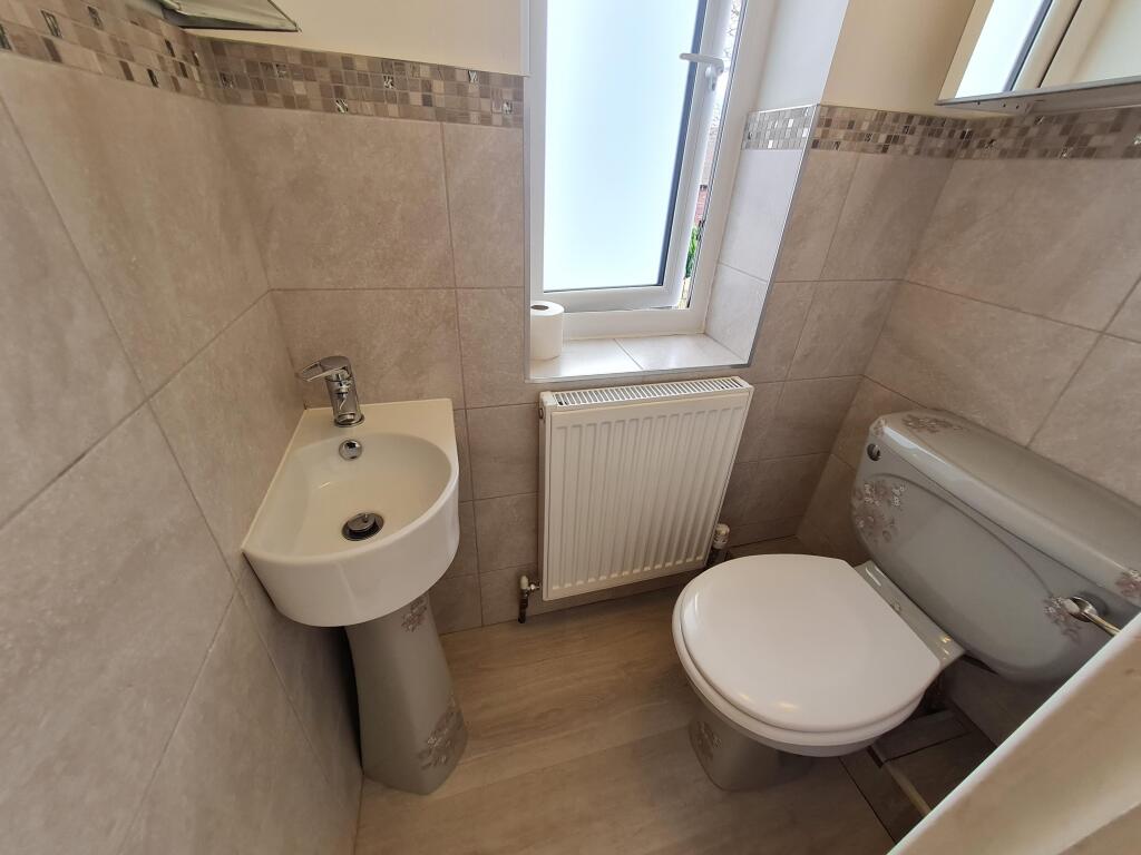 Cloakroom/wc