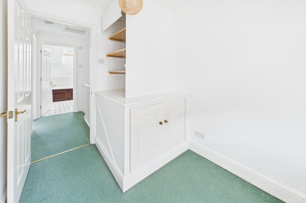 CAM02545G0-PR0390-STILL011