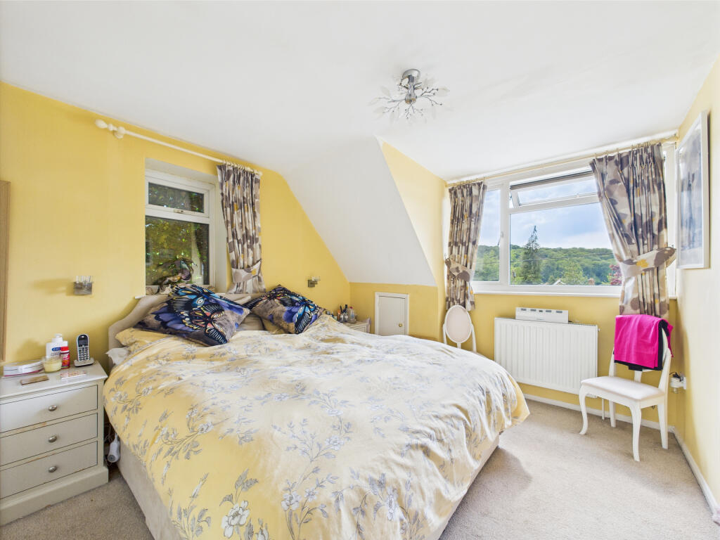 CAM01354G0-PR0500-STILL016