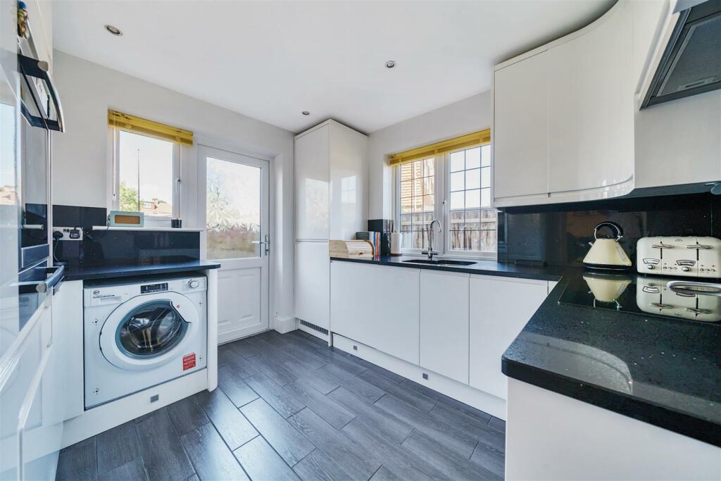 47 WESTERHAM DRIVE 4.jpg