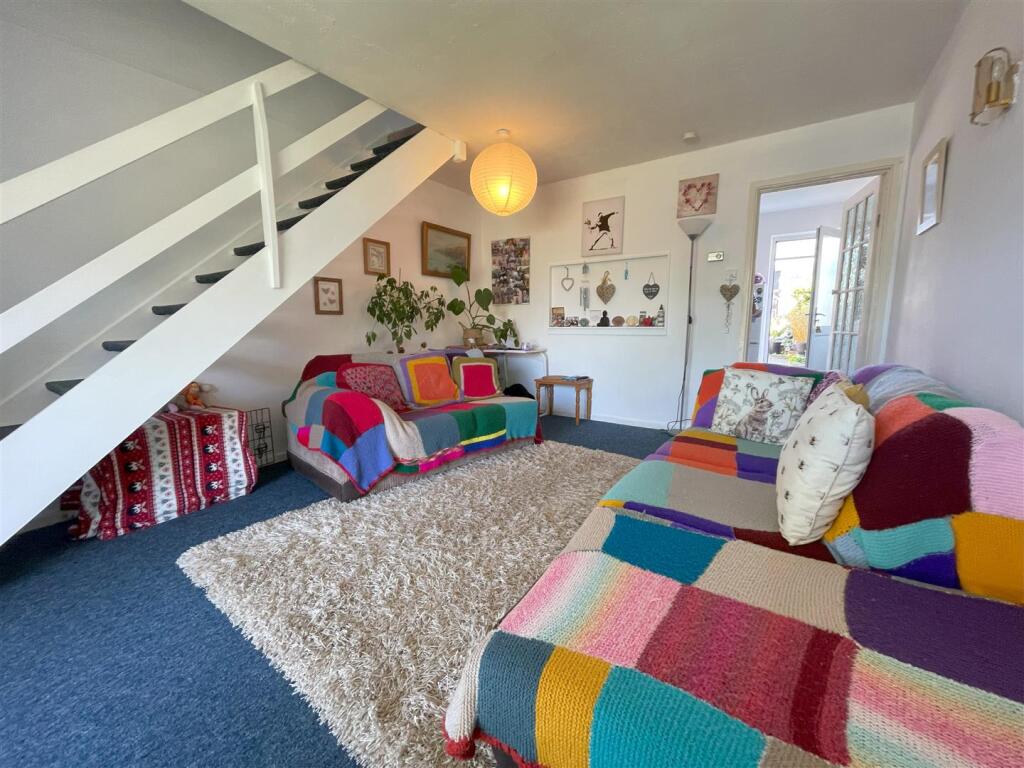 sitting room 3.jpg