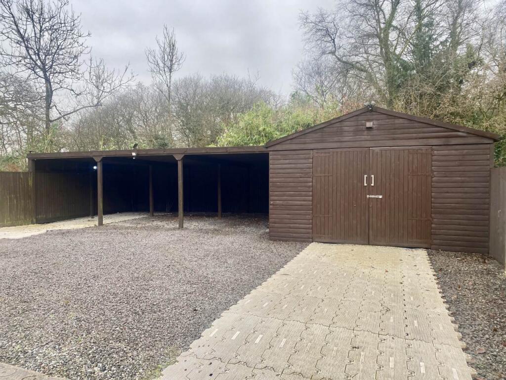 Garage &amp; Carport
