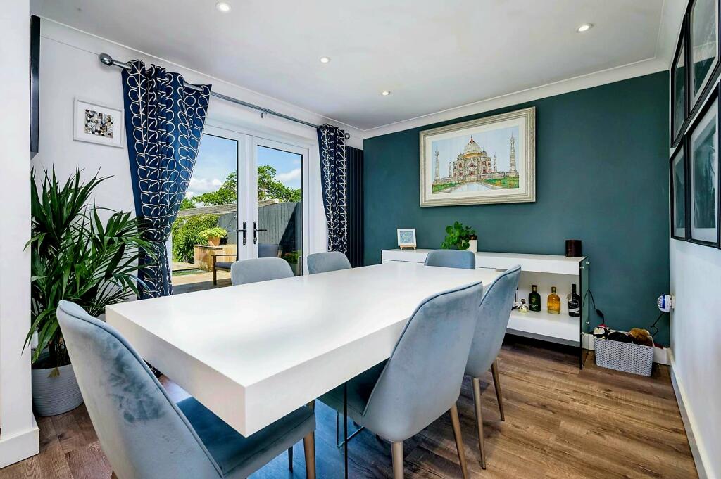 Kitchen / dining room