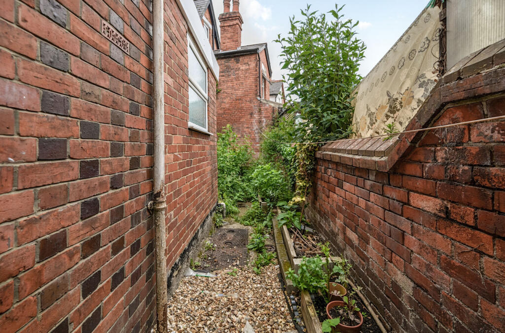 1299511-11-683582...