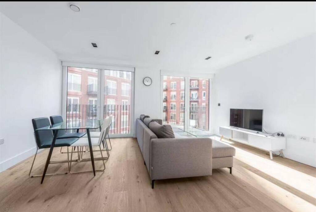 80 South Lambeth Road, London SW8