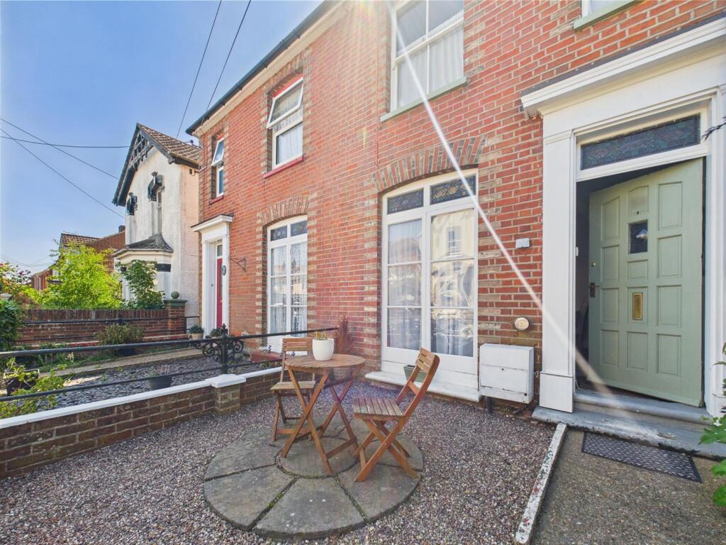 Front Courtyard (2).jpg