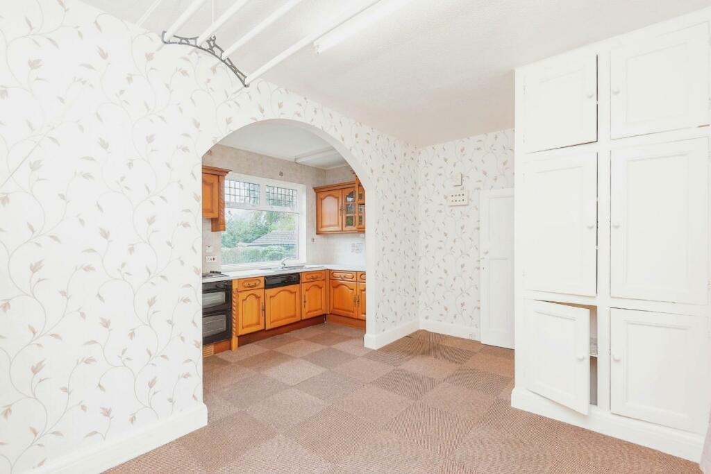 KITCHEN /DINING ROOM