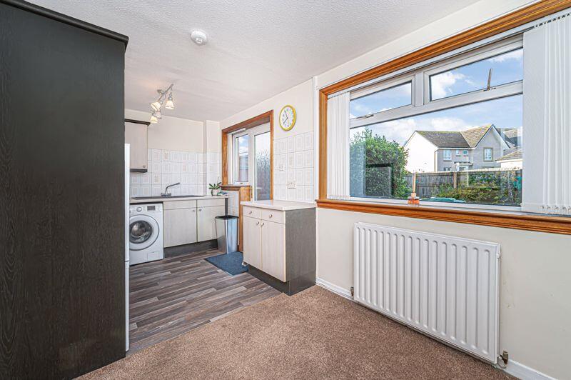 Kitchen/Dining Area