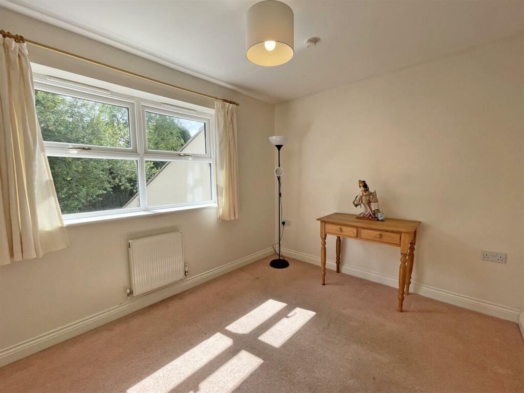 Aberdeen Avenue 67 - Bed 3.jpg