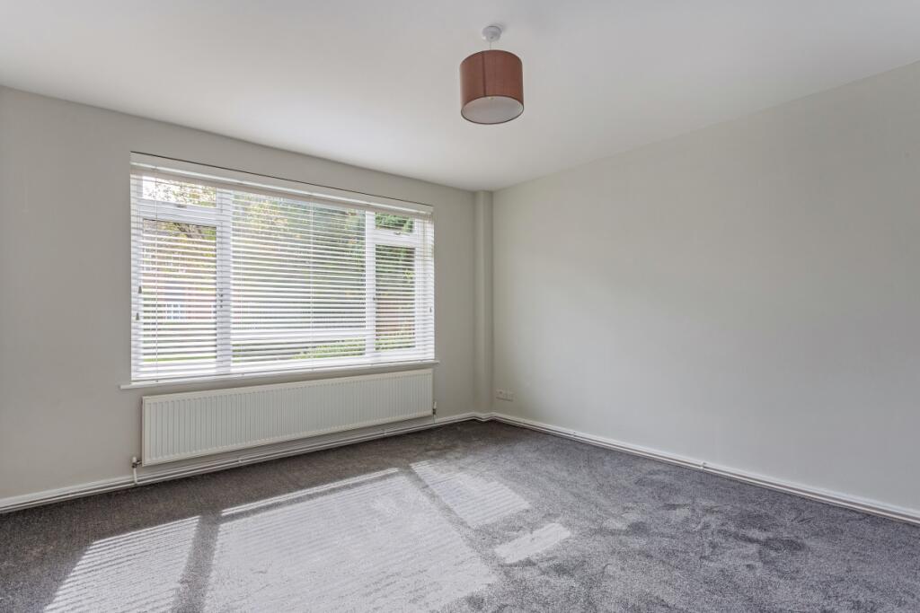 17 Bromet Close, ...