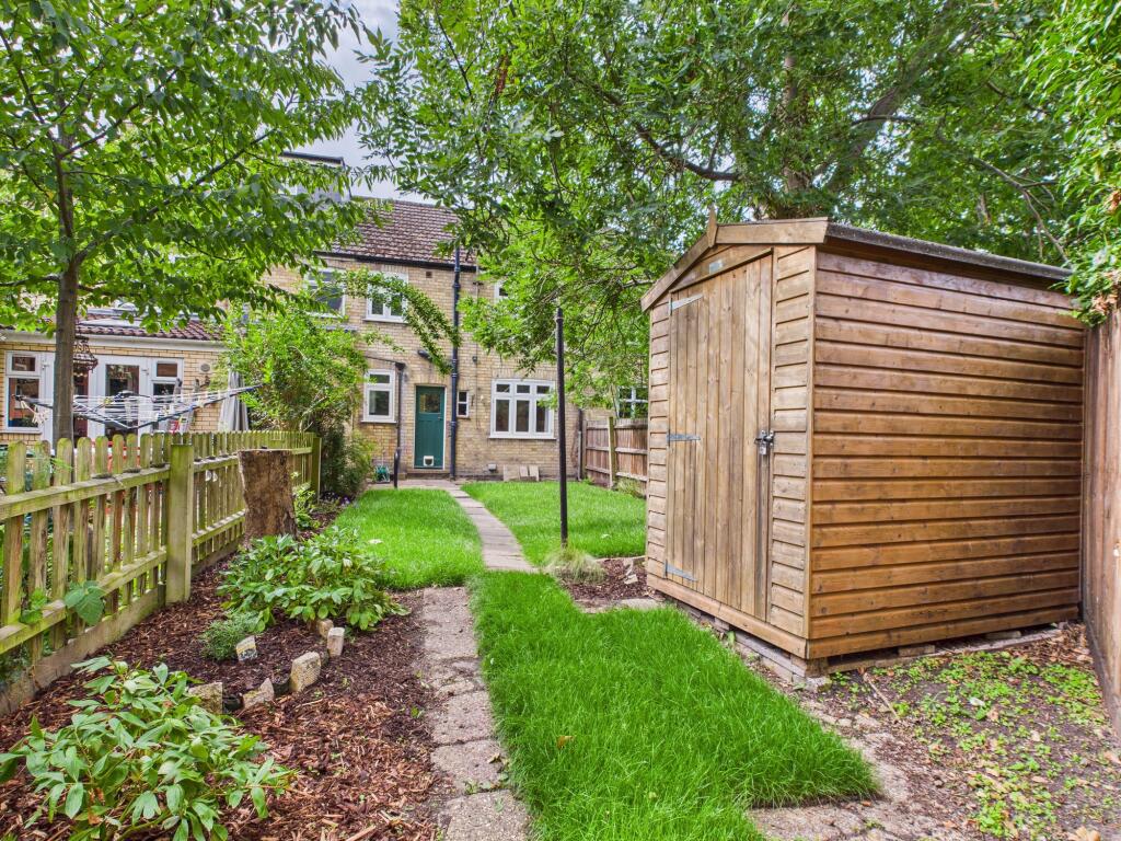 CAM02519G0-PR0319-STILL005