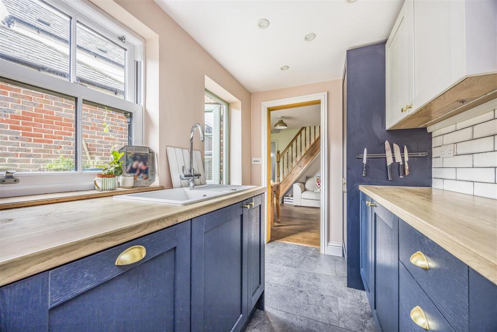 1 Beckenham Terrace, North Street, Westbourne-Port