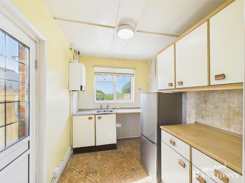 CAM02773G0-PR0286-STILL003