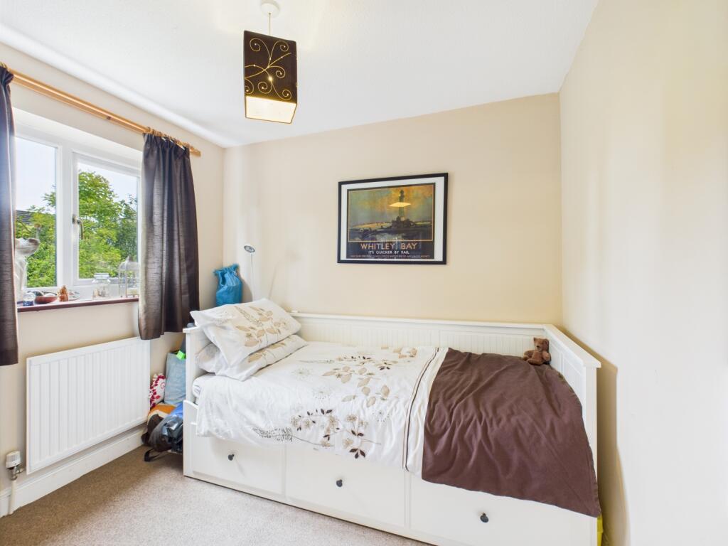 CAM03729G0-PR0110-STILL038