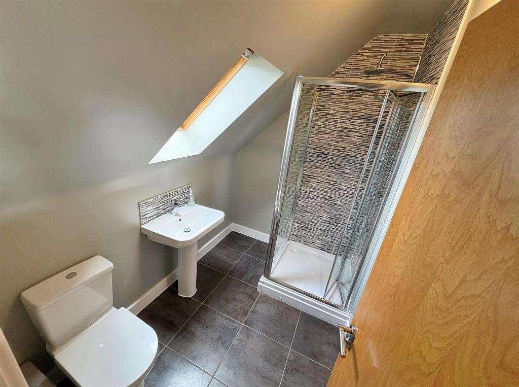 Master Bedroom En-Suite