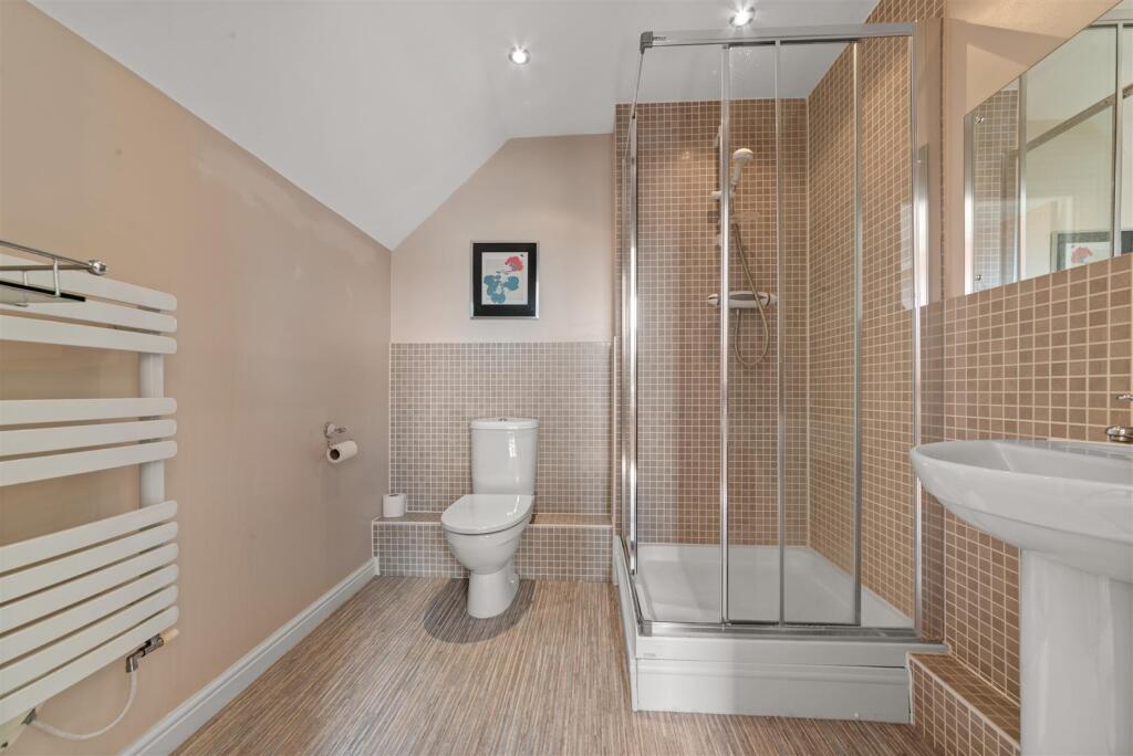 3 Childsbridge Farm Place 5.jpg