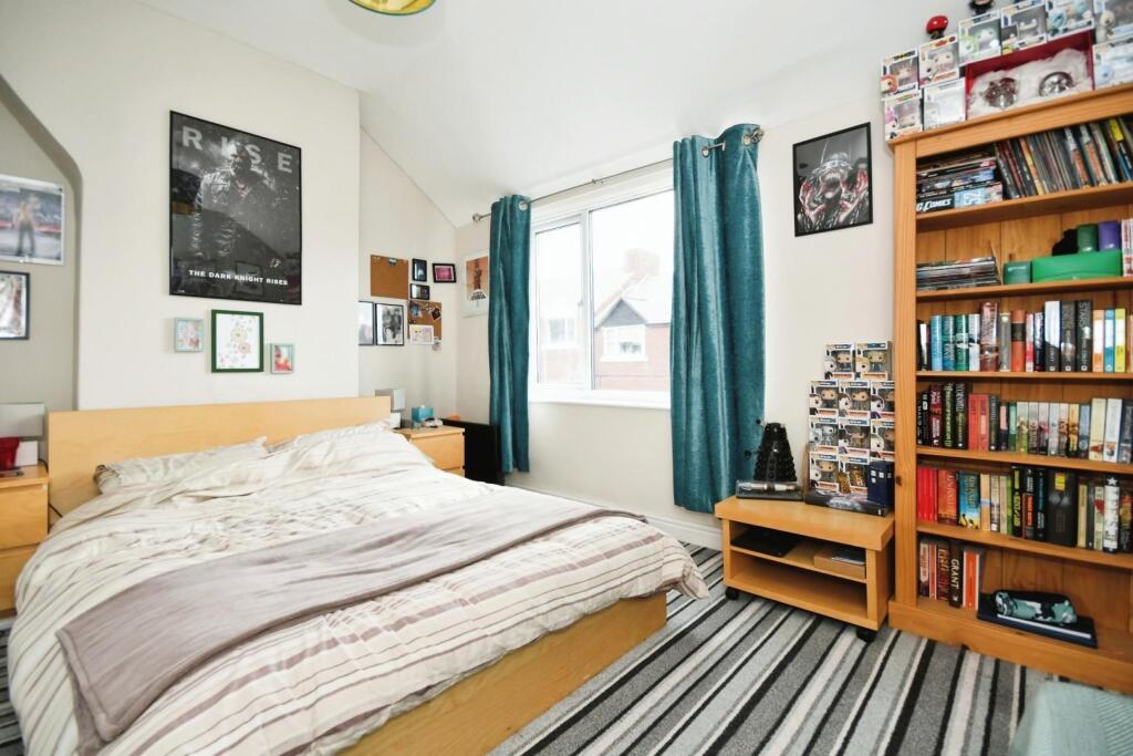 BEDROOM 1.jpg