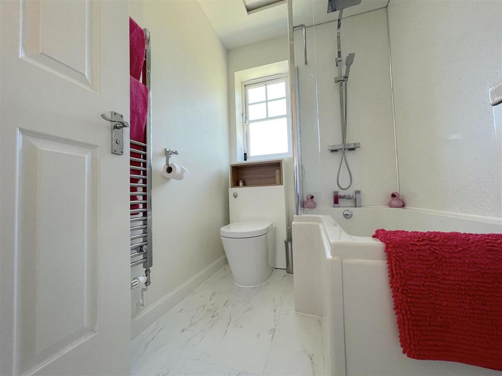 Bathroom (2).jpeg