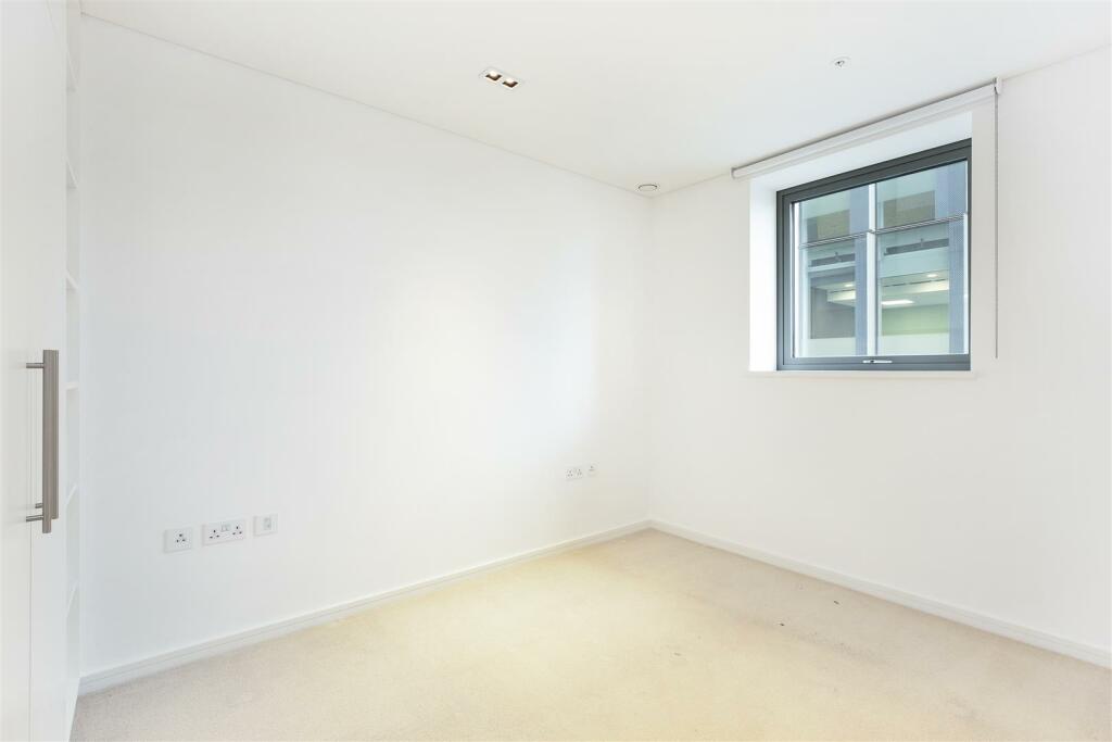 Brock Street 20 Apt 706 - bed.jpg