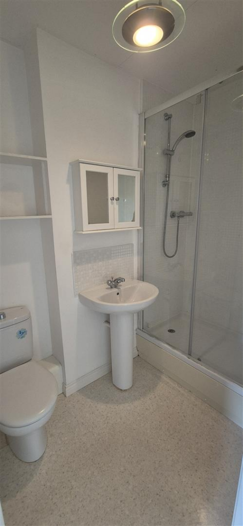 6b Princes Street EnSuite.png