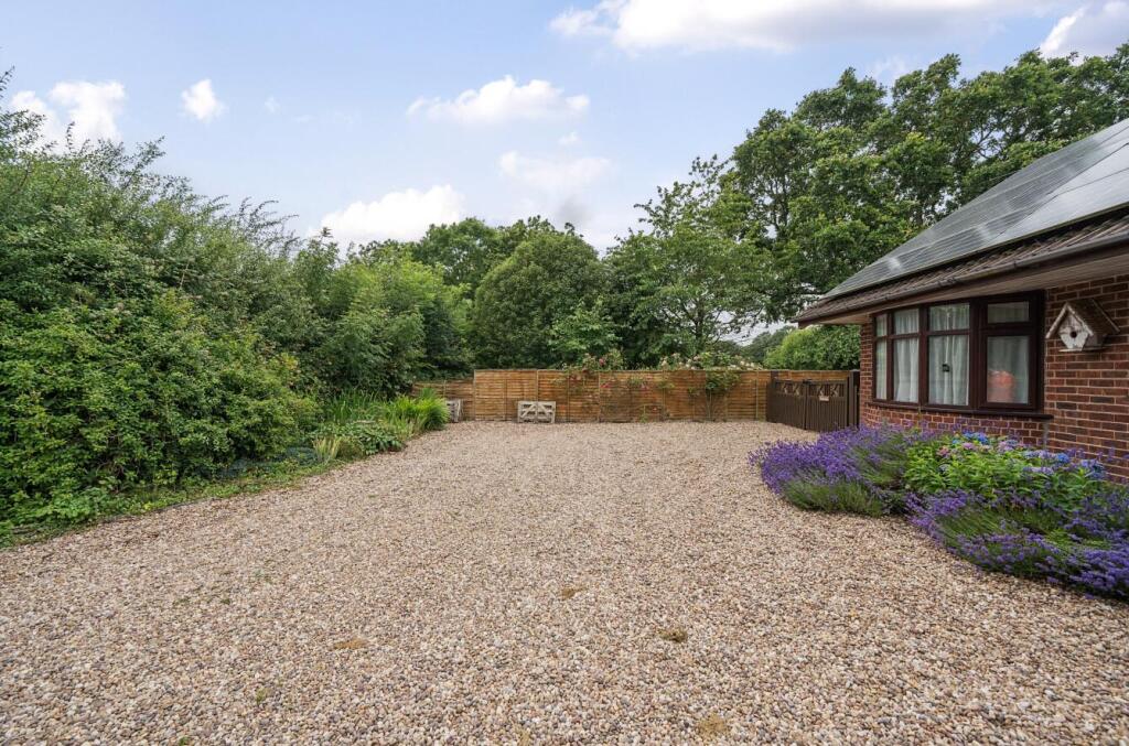 All Oaks Bungalow, Cathiron