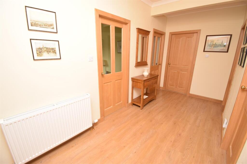 ENTRANCE HALL (2).JPG