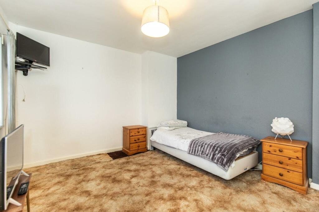 Queens Park Road20.jpg