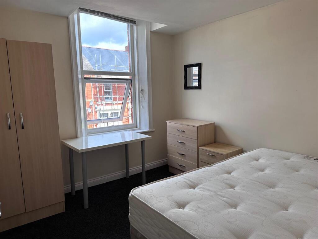 Bedroom One.jpg