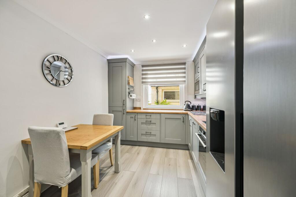 Kitchen / Dining Area