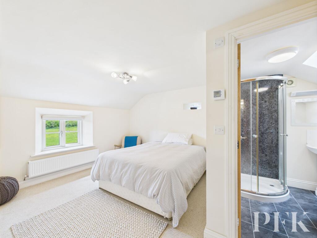 Bedroom 1 &amp; en-suite