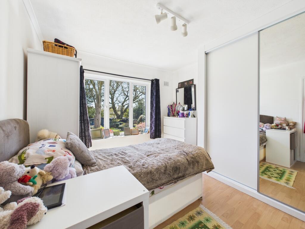 CAM05192G0-PR0042-STILL031