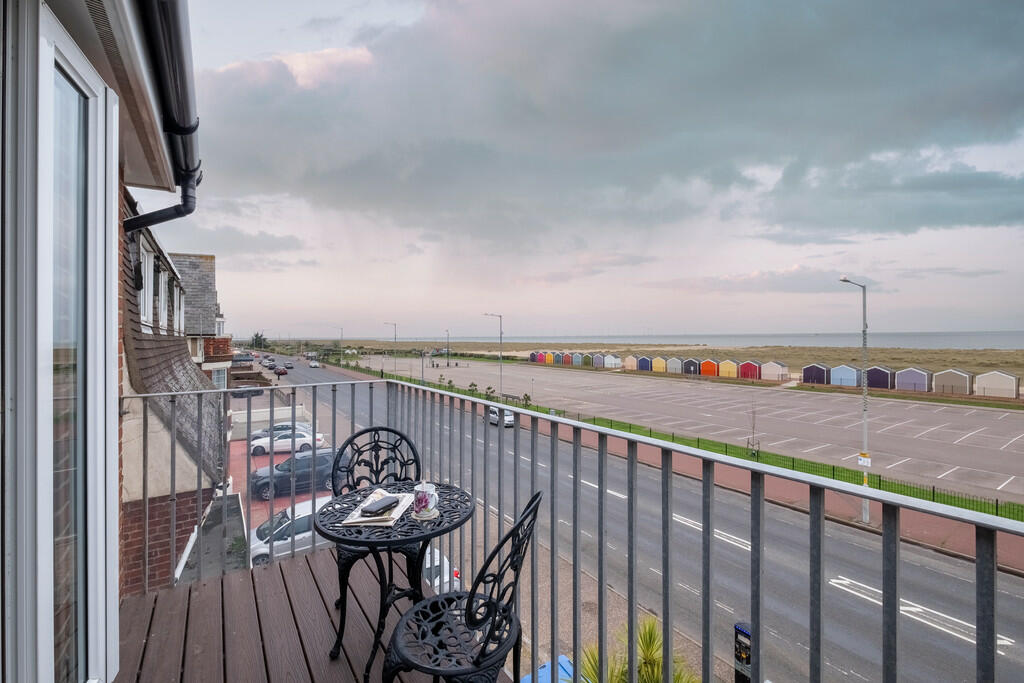 6EsplanadeCourt-2...