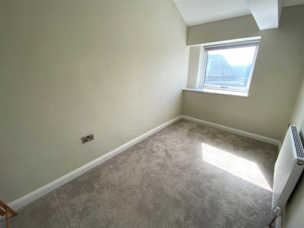 Bramleys Estate Agents - Hall Lane, Kirkburton (13