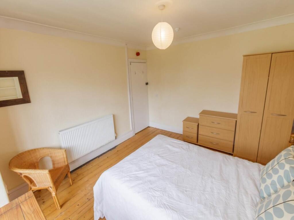3 St James Drive Bedroom 2 (2).jpg