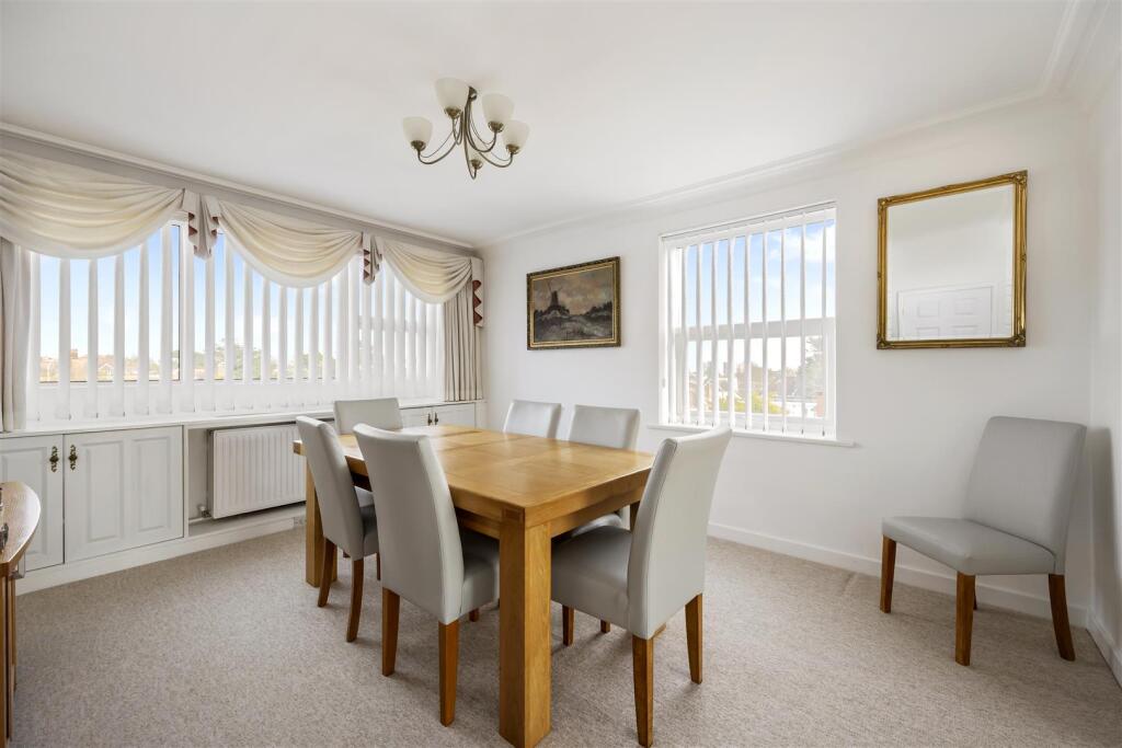 Grand Avenue, Wellington Court 12-011.JPG