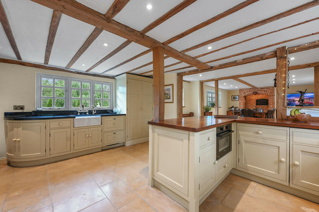 Kitchen/breakfast...