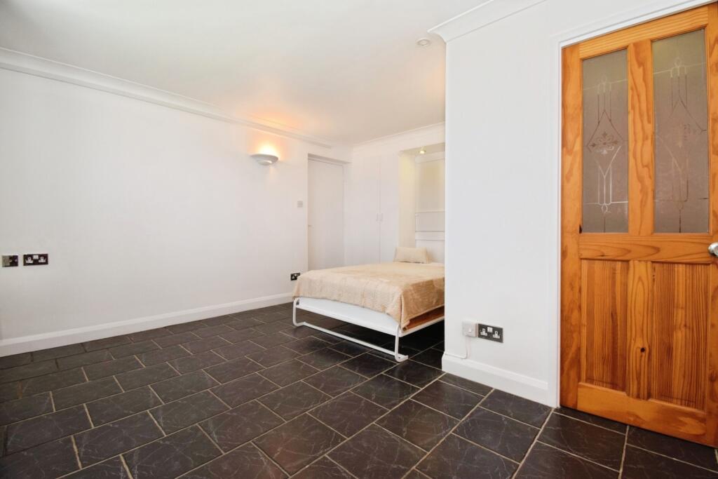 Lounge/Bedroom