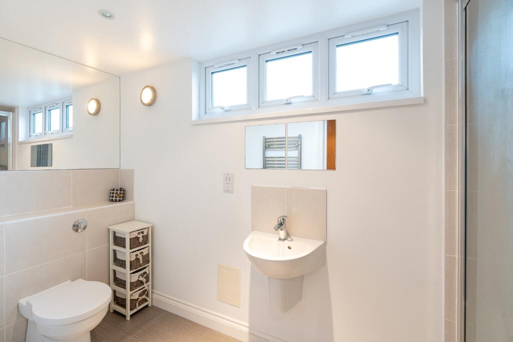Flat 5 100 Crescent Road-01281