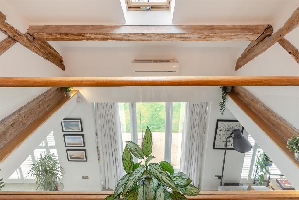 8639408-interior20.jpg