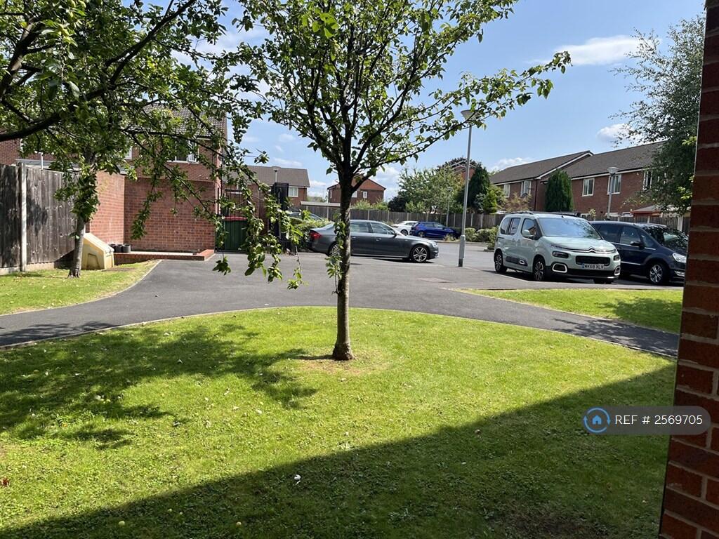 Front View / Private Parking