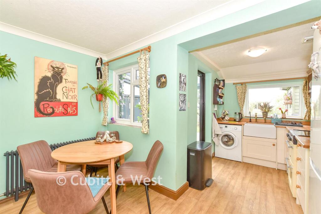 Kitchen/Breakfast Room