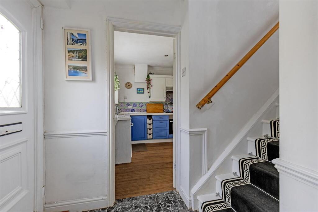 Entrance Hall-1.jpg